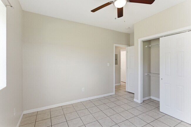 Building Photo - 3300-3374 Valley View Drive - 3330