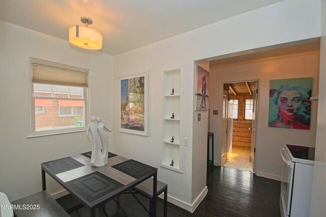 Building Photo - 1360 Plumas St