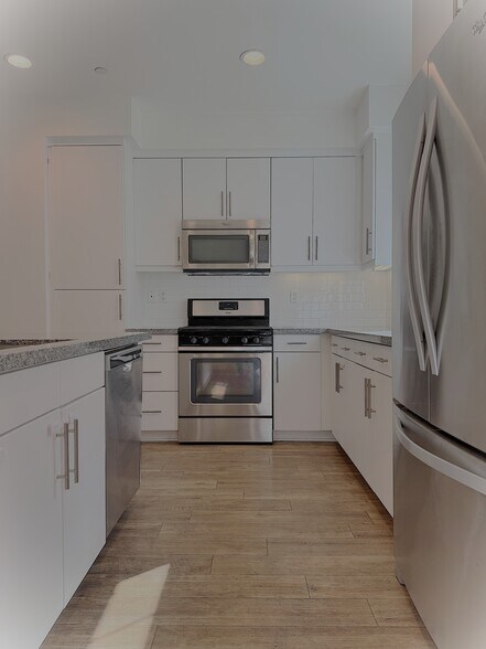 Kitchen - 2729 Sunrise Way