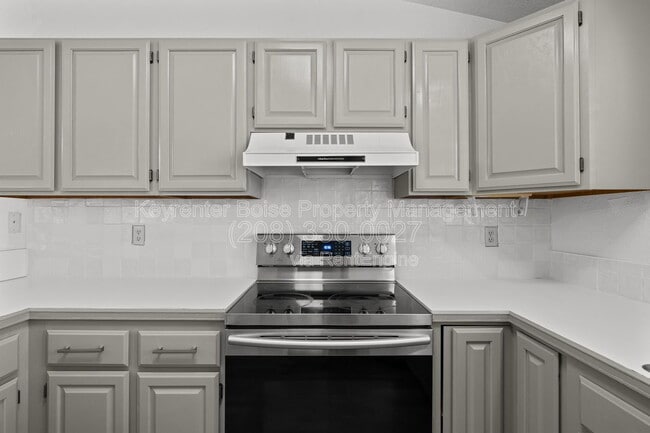 Building Photo - 2698 E Bergeson St