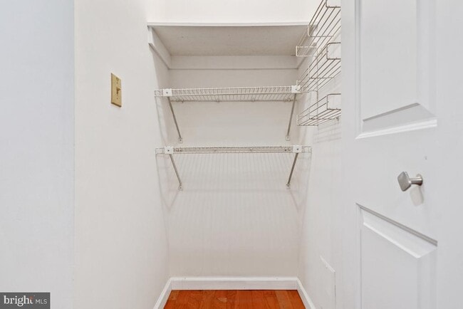 Building Photo - 5904 Mt Eagle Dr