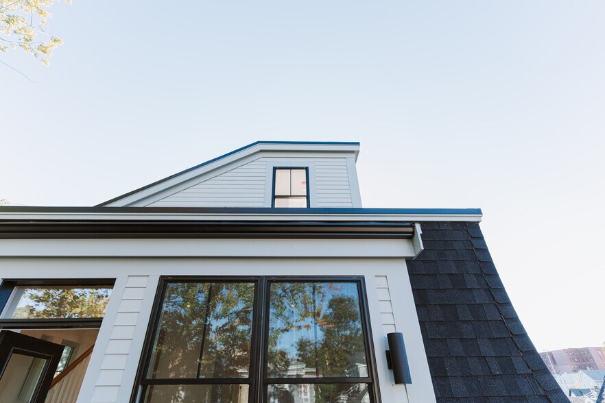 Building Photo - 5 Thurston St