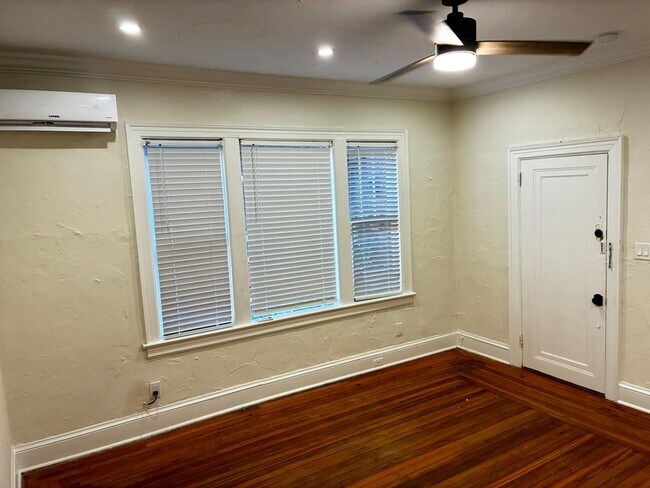 Building Photo - 2742 Riverside Ave