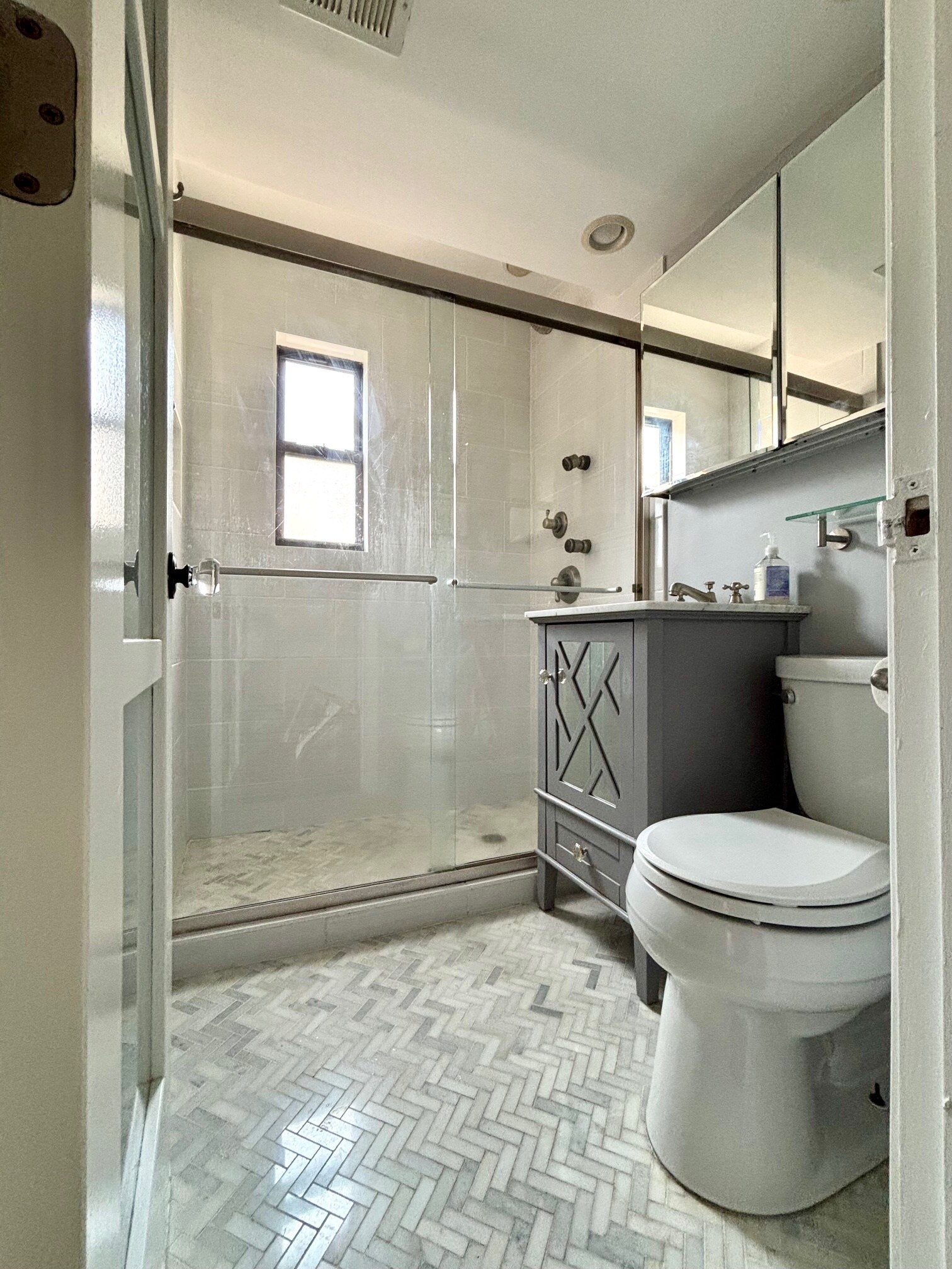 Bathroom - 2602 Tunlaw Rd NW