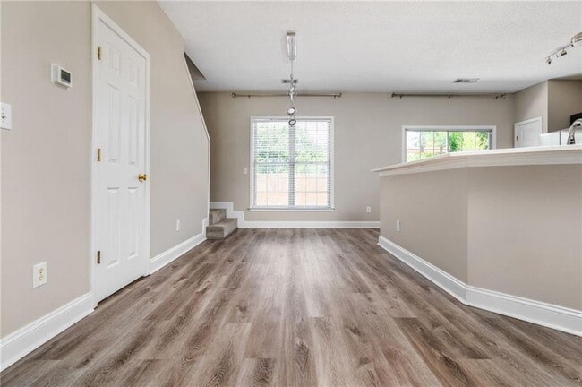 Building Photo - 1681 Heyford Cir NW