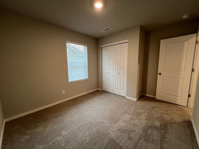 Building Photo - 3105 Wrangler Dr