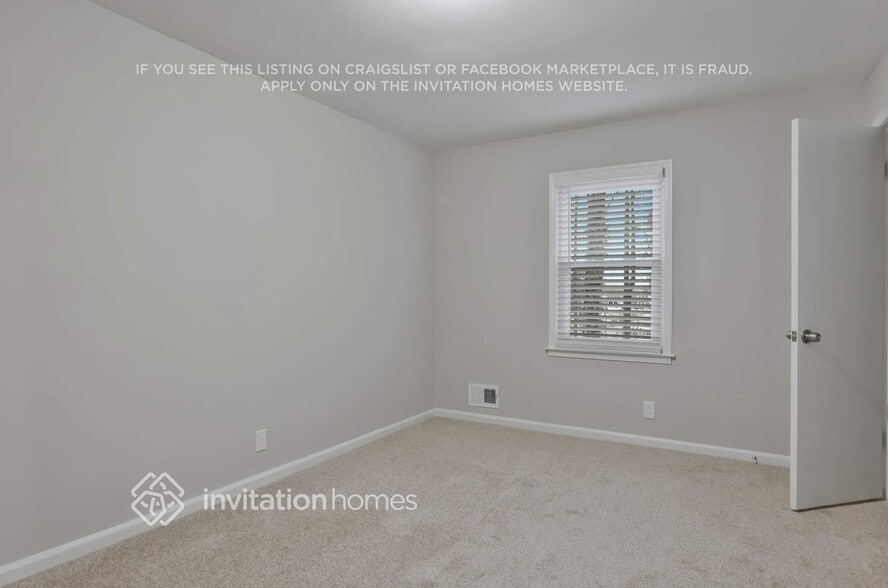 Building Photo - 4231 Westminster Dr SW