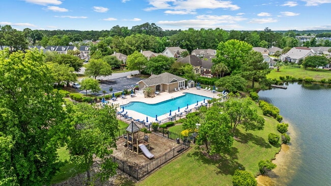 Building Photo - Coastal Living in a Quiet Community