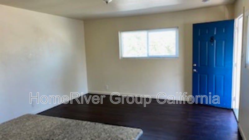 Building Photo - 683 El Camino Ave