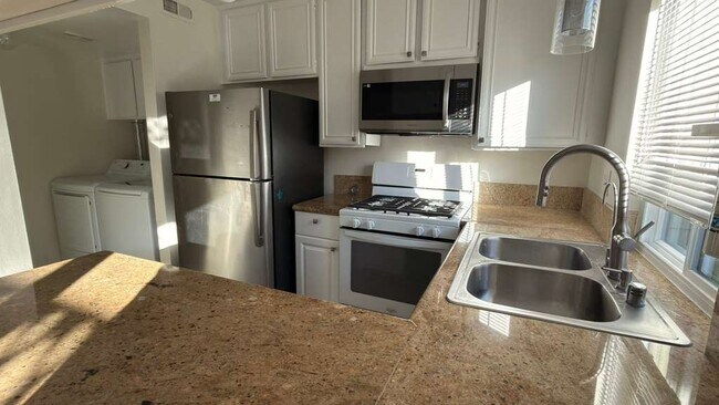 Building Photo - 22 Latitude Ct