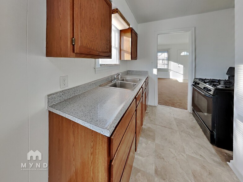 Building Photo - 2021 N Drexel Ave
