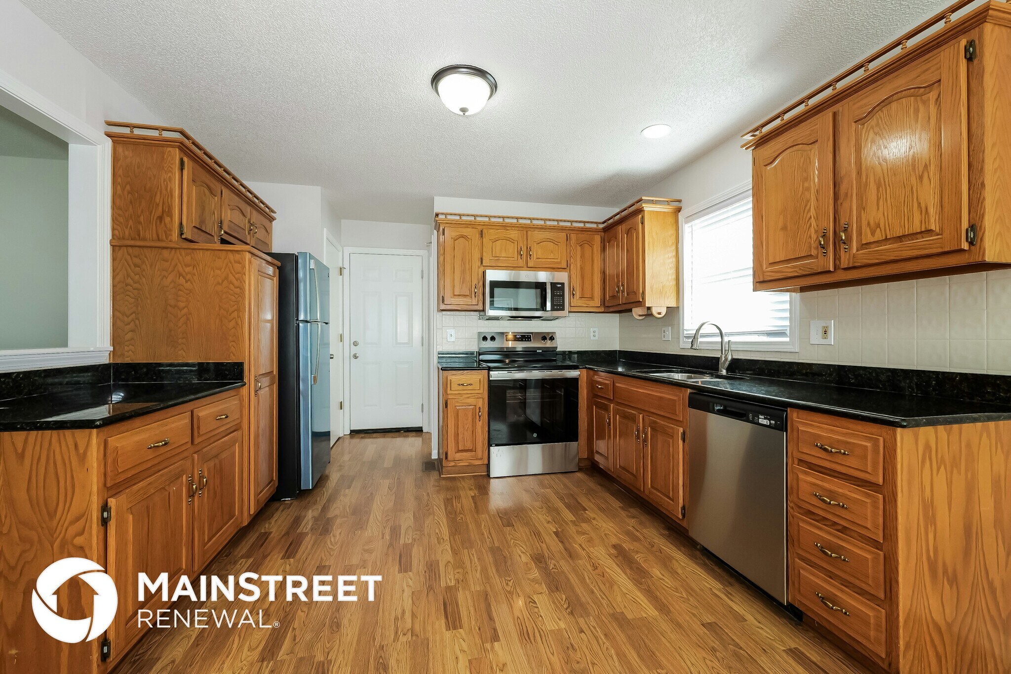 Building Photo - 1216 SW Huntington Rd