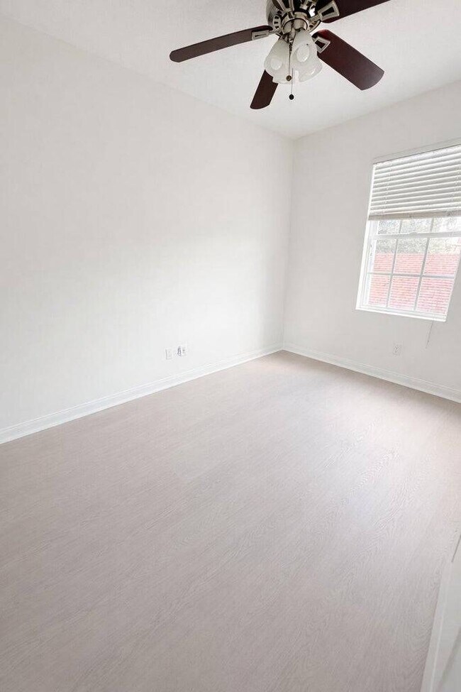 Building Photo - 181 Waterford Dr