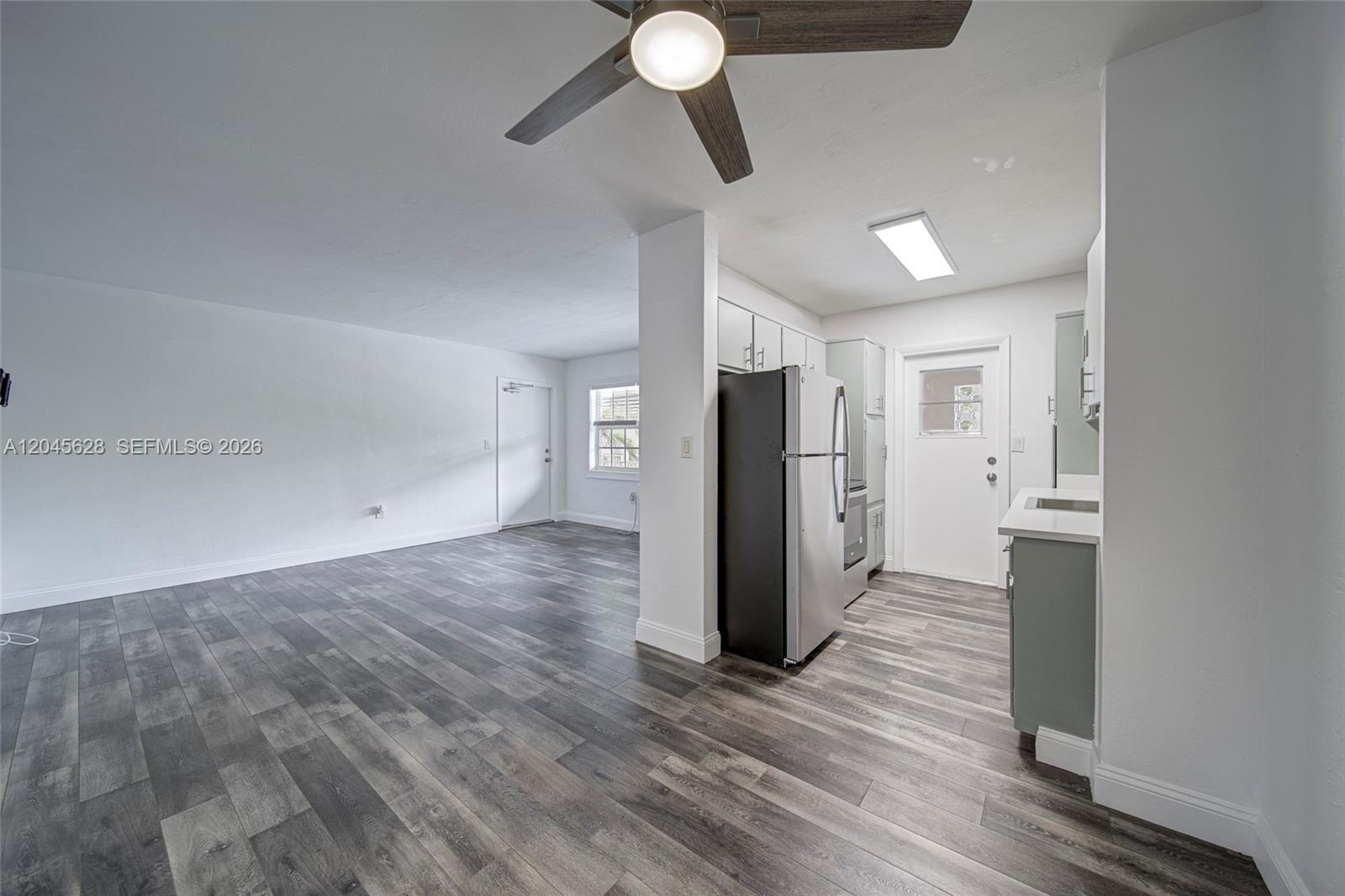 Building Photo - 6565 Santona St
