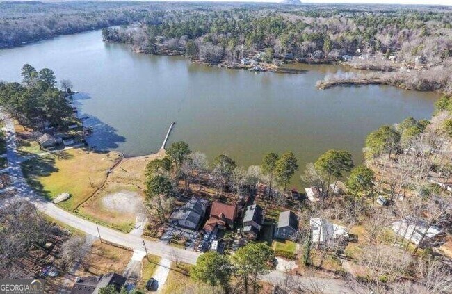 Building Photo - 8712 Lake Dr SW