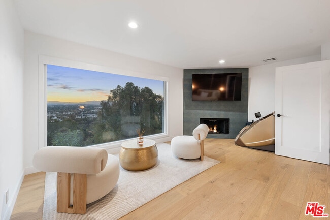 Building Photo - 3541 Multiview Dr