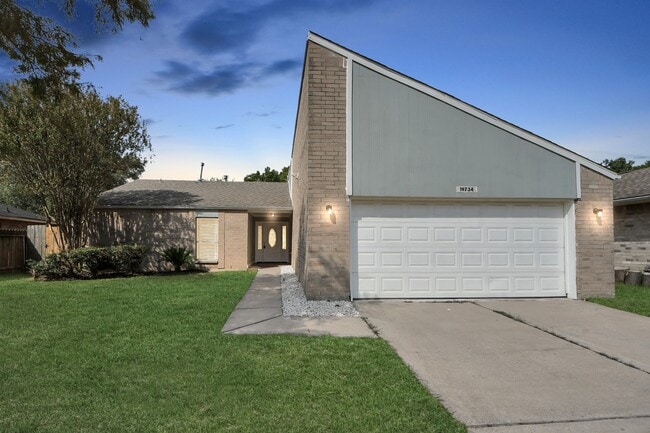 Primary Photo - 19734 Oakland Valley Dr