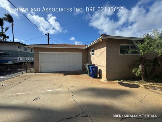 Building Photo - 456 Davidson-#B