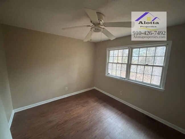 Building Photo - 4212 S Dowfield Dr