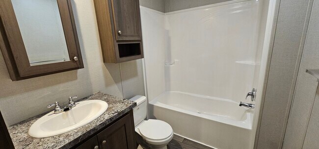 Building Photo - 256 Magnolia Pl