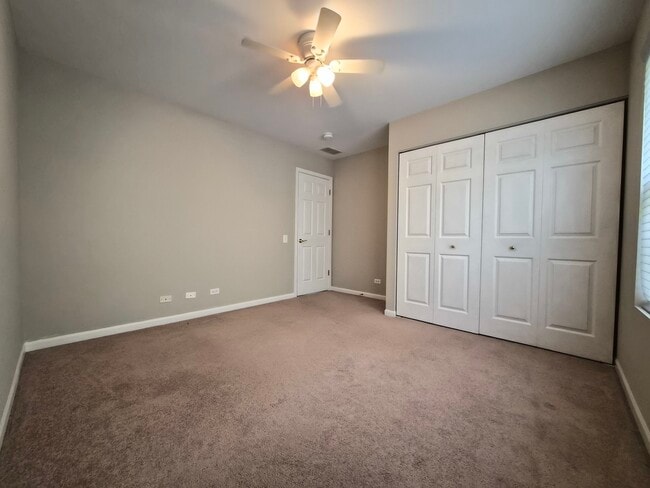 Building Photo - 2850 Stonewater Dr