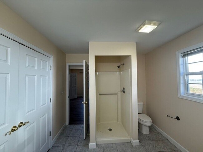 Building Photo - 3 BEDROOM, 3 BATH RANCHER IN NORTHWEST KNOX