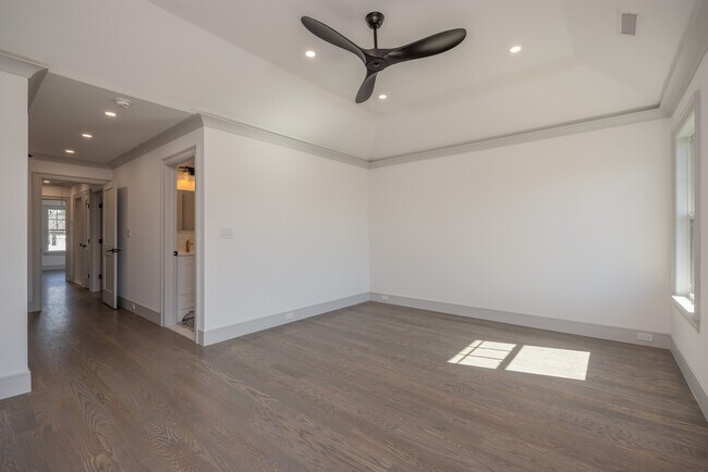 Building Photo - 7 Victoria Ln