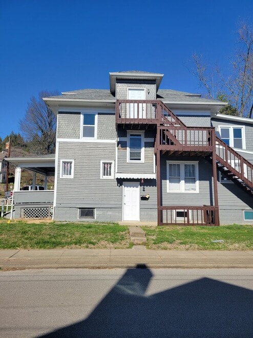 Building Photo - 2502 Oak St