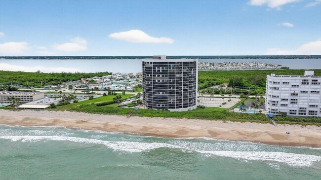 Building Photo - 9650 S Ocean Dr