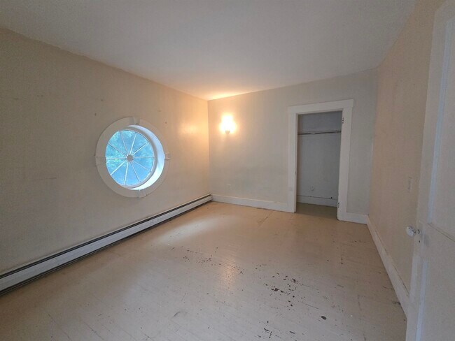 Building Photo - 9 Academy Ln
