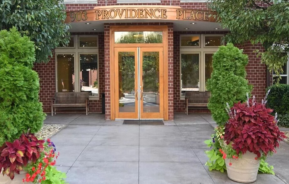 Building Photo - 1000 Providence Plz