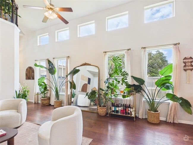 Building Photo - 9310 Tanager Way