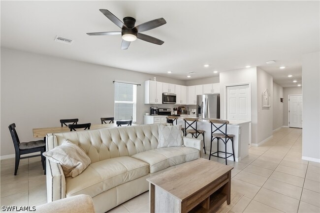 Building Photo - 15054 Wildflower Cir