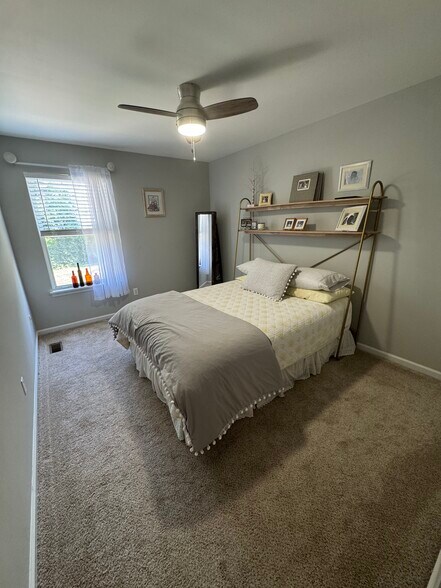 Bedroom-1 Space - 401 Heritage Commons Cir