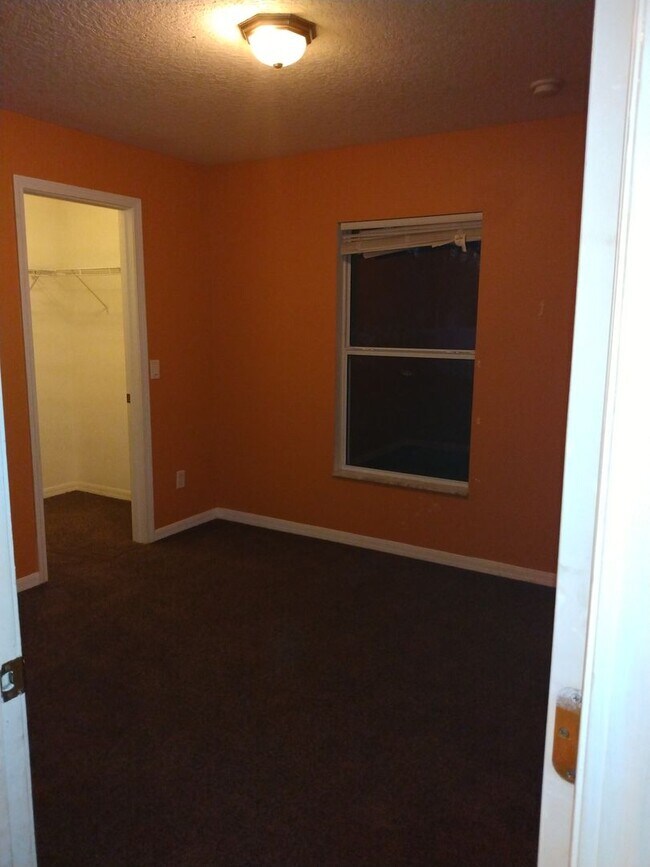 Building Photo - 14059 Sullivan St