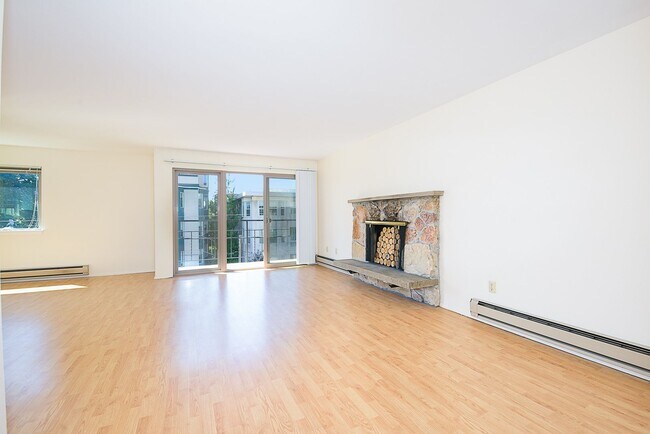 Interior Photo - Clayton Manor Apartments
