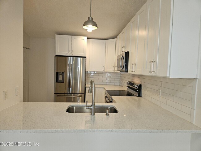 Building Photo - 1107 Sea Hawk Dr