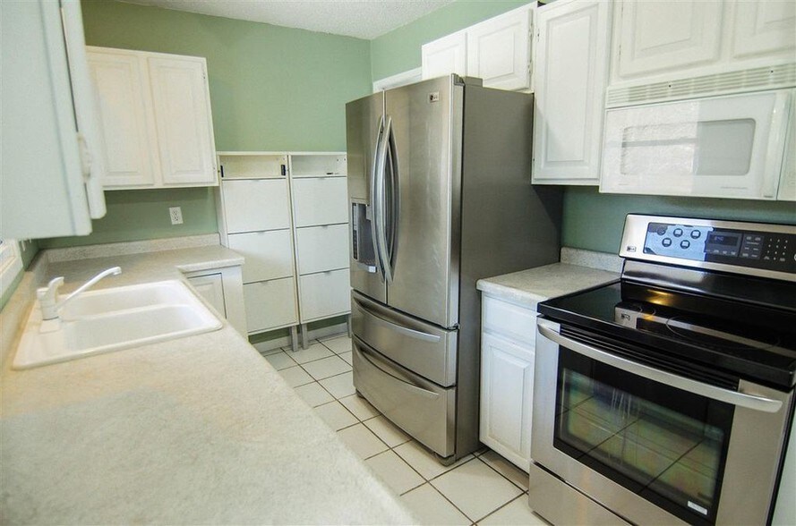 Building Photo - 1003 Olive St