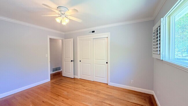 Building Photo - 1771 Lynwood Dr