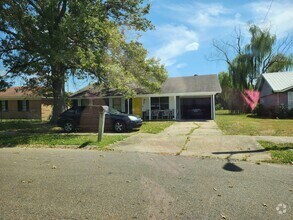 Building Photo - Single family home located in West Memphis
