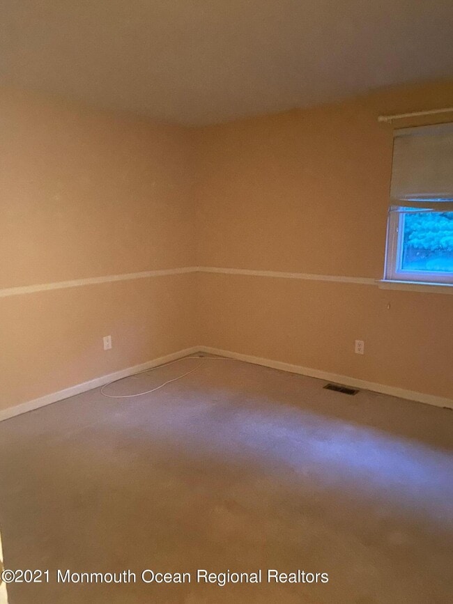 Building Photo - 438 Oak Knoll Dr