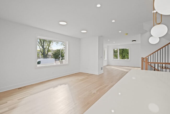 Building Photo - 2201 N 74th Ct