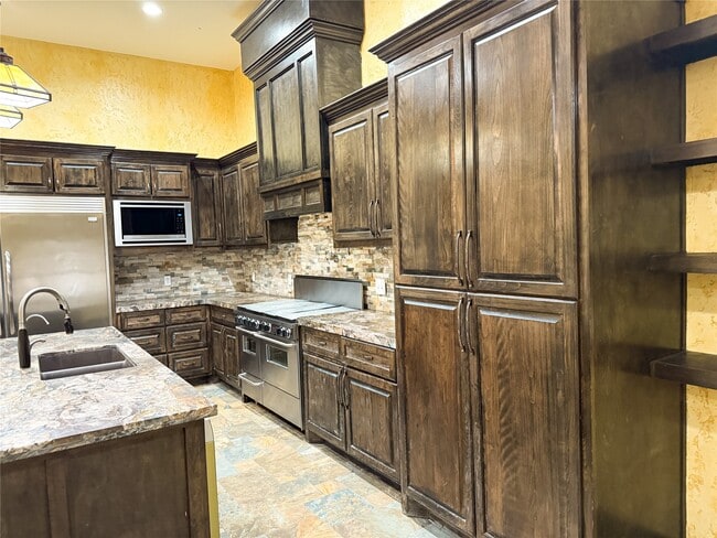 Building Photo - 12250 Charlotte Dr