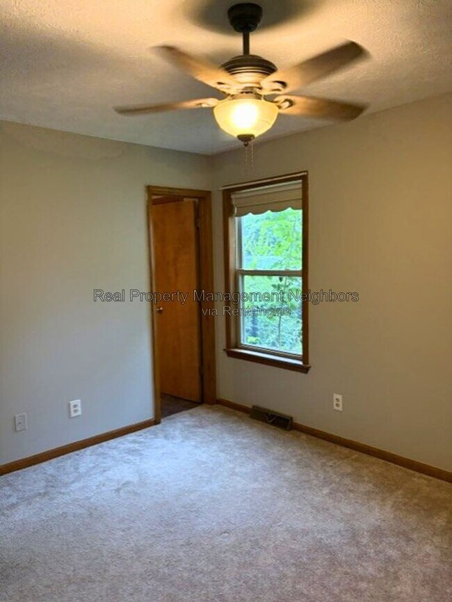 Building Photo - 1662 Klaver St SW