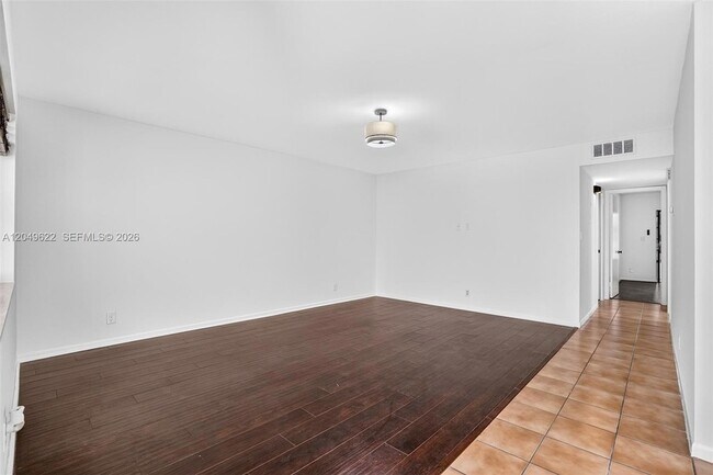 Building Photo - 9920 NW 68th Pl