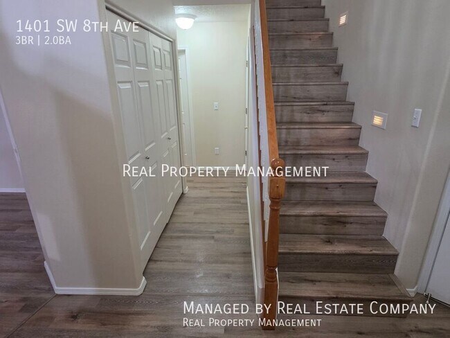 Building Photo - 1401 SW 8th Ave