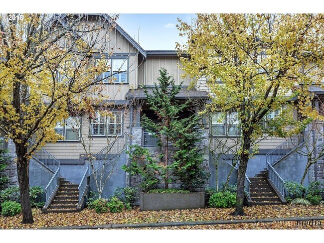 Building Photo - 658 SW Rustica Terrace