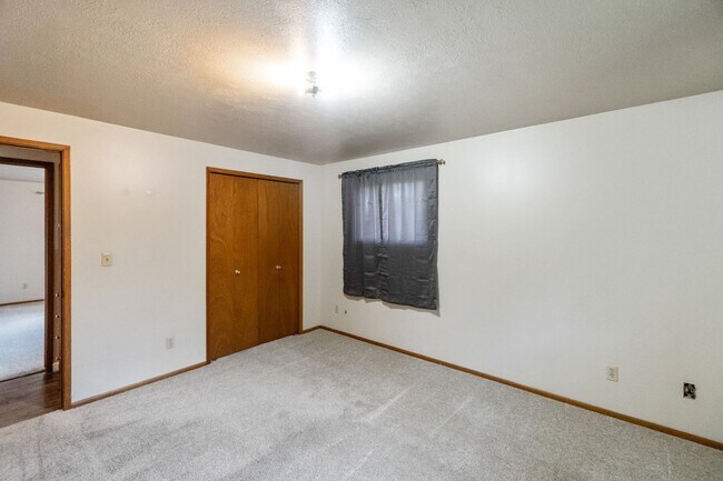 Building Photo - 1422 S Monroe St