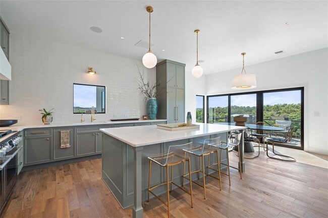 Building Photo - 5914 Cape Coral Dr