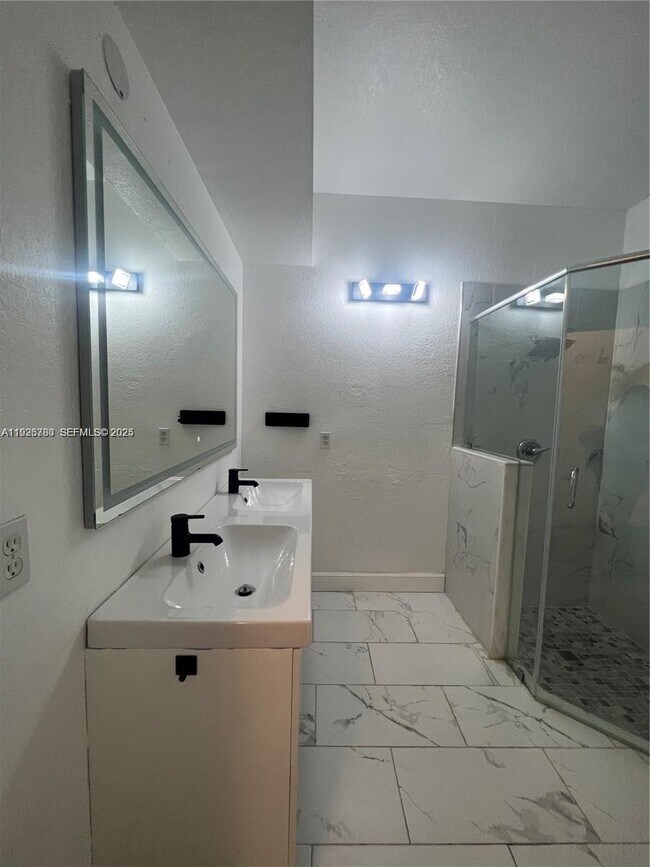 Building Photo - 12406 SW 126th Ave